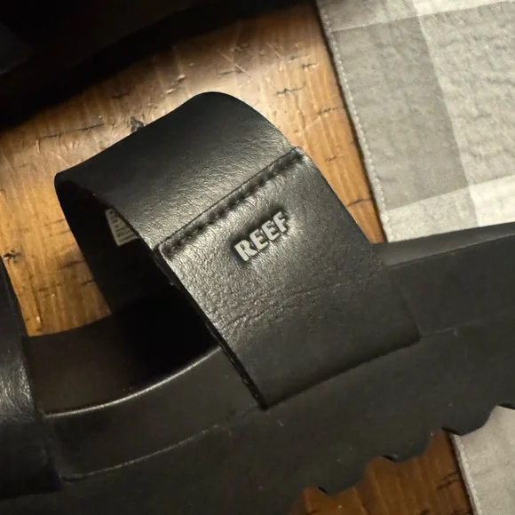 New! Reef Black Slide Platform Sandals - Picture 4 of 7